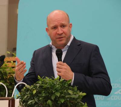 Staatsminstier Ingmar Jung auf dem B&uuml;rgerempfang der CDU Hainburg. Foto: Erhard Bonifer